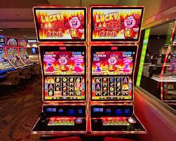 M21Sport ဂိမ်းလော်ဘီ မြန်မာ ကစားသမားများ Slots Live Casino ကစားနေသောပုံ